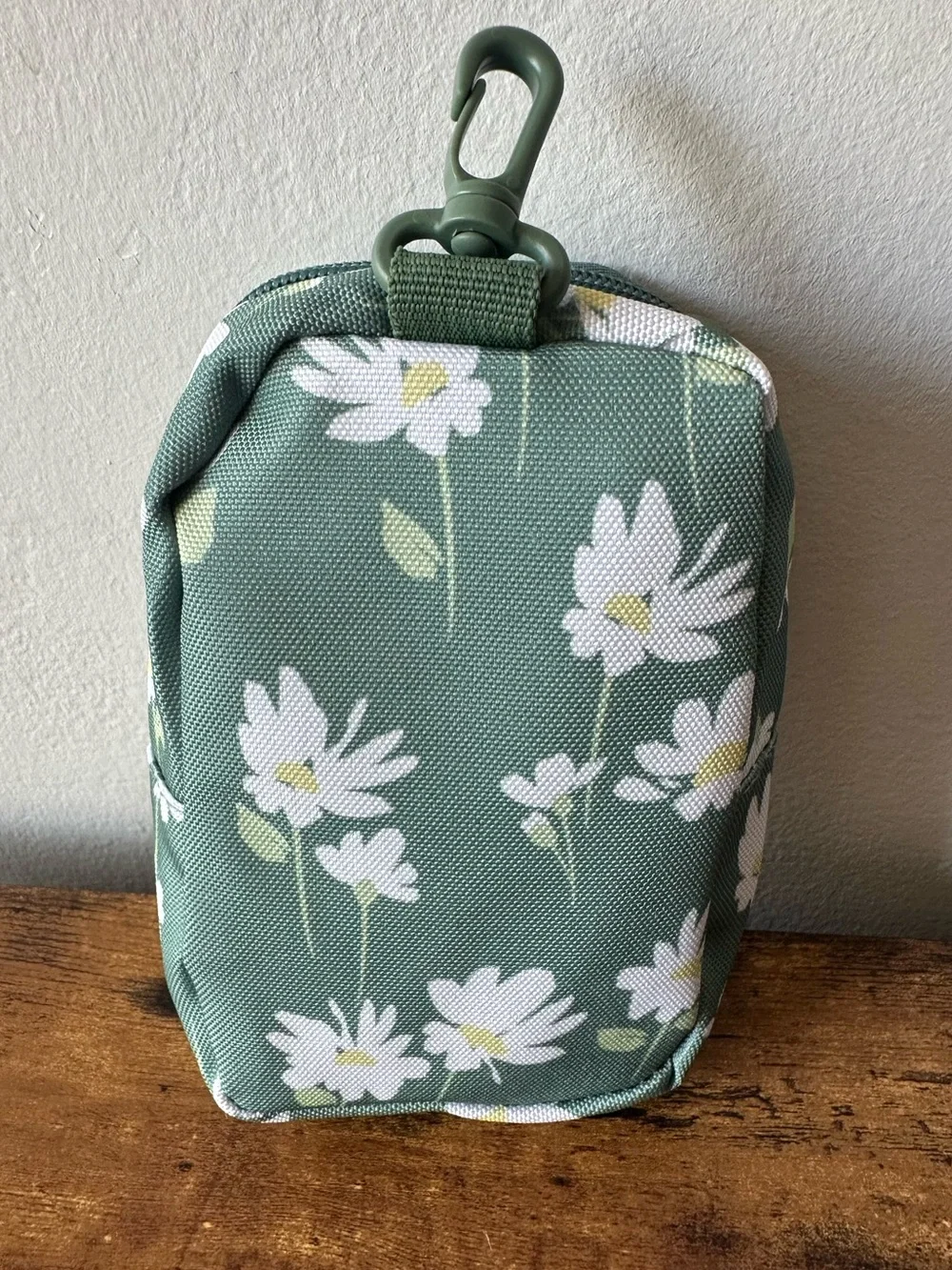 Lucky Brand Sage Green Daisy Mini Pouch Bag Charm Keychain with 2 Pockets NWOT